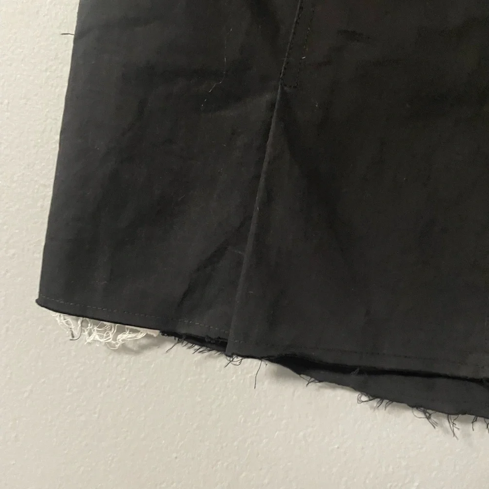 Sans Souci Black Cotton Pleated Mini Skirt. Size Small